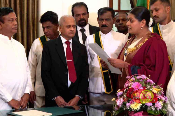 பதவி ஏற்ற கொழும்பு மாநகர சபையின் புதிய மேயர்